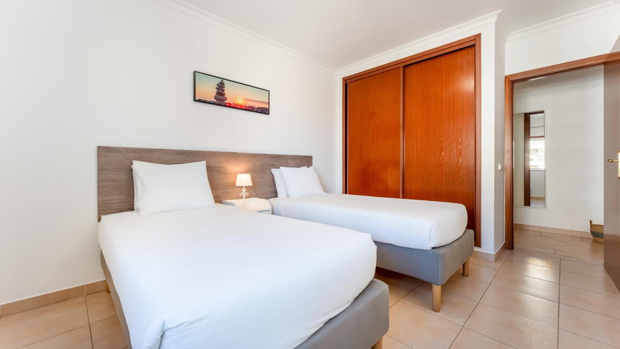 Sunny Retreat With Pool And Balcony By Lovelystay Albufeira Luaran gambar