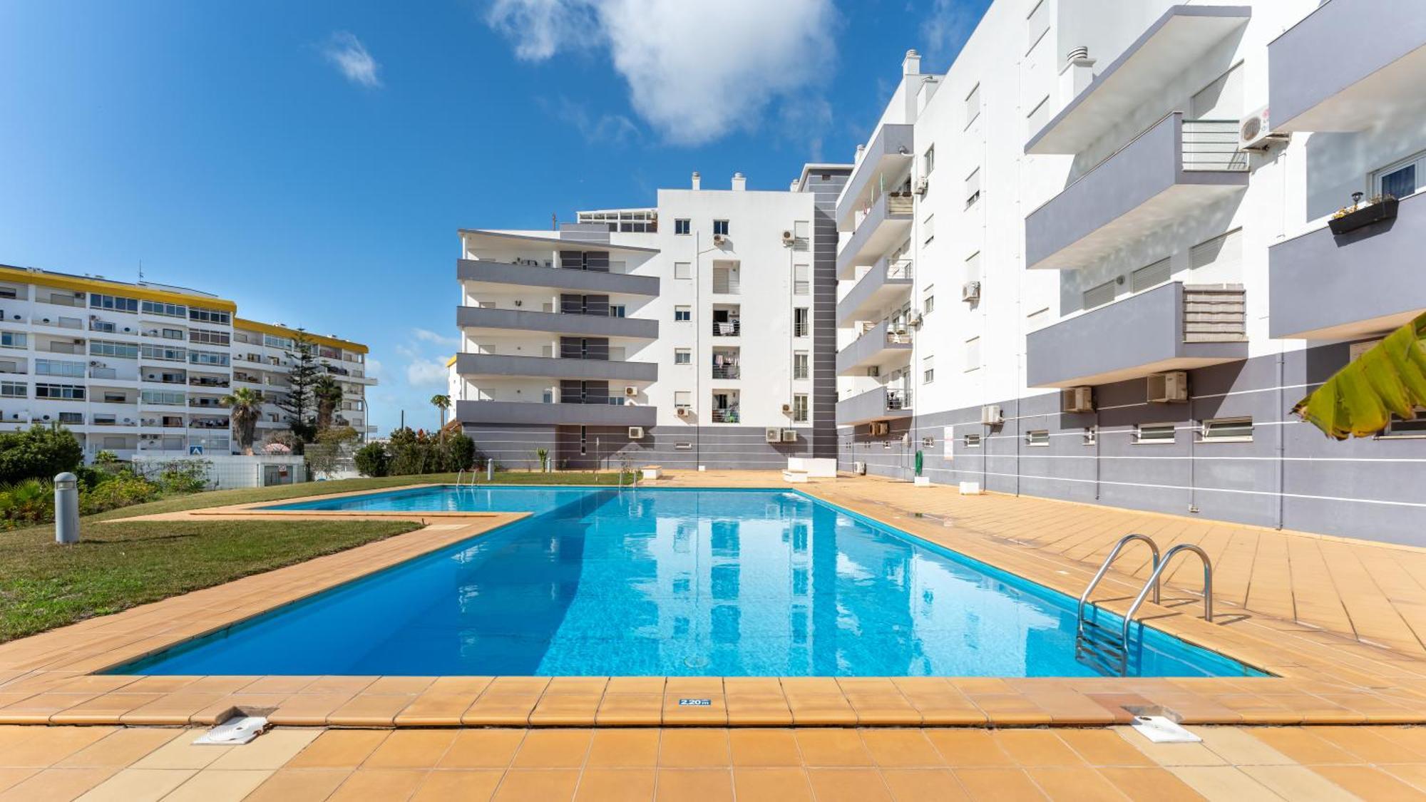 Sunny Retreat With Pool And Balcony By Lovelystay Albufeira Luaran gambar